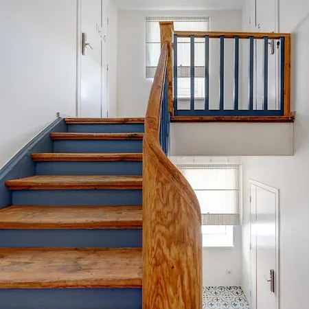 Modern Near The Sea Daire *